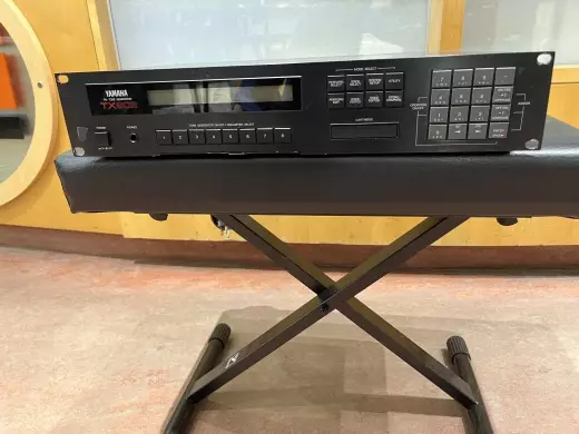 Yamaha TX802